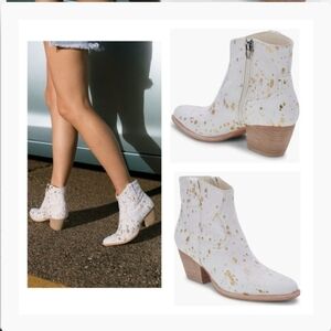 Dolce Vita Cream and Tan Ankle Booties